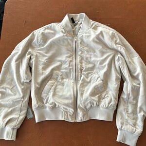 Jacket doesn’t fit my daughter anymore. She really loved it thought!